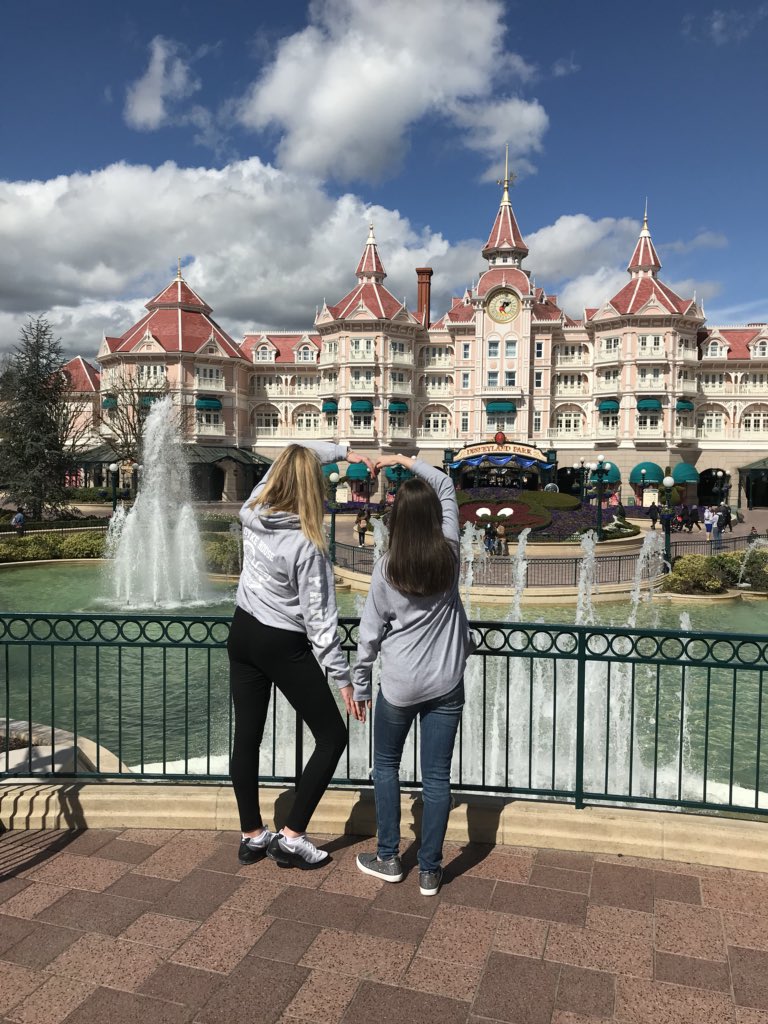 Discovery_sch's tweet photo. Staff and students enjoying Day 2 of @DisneyParis_EN in the sun ☀️ @DykeHouse https://t.co/XhK3YT8vUx