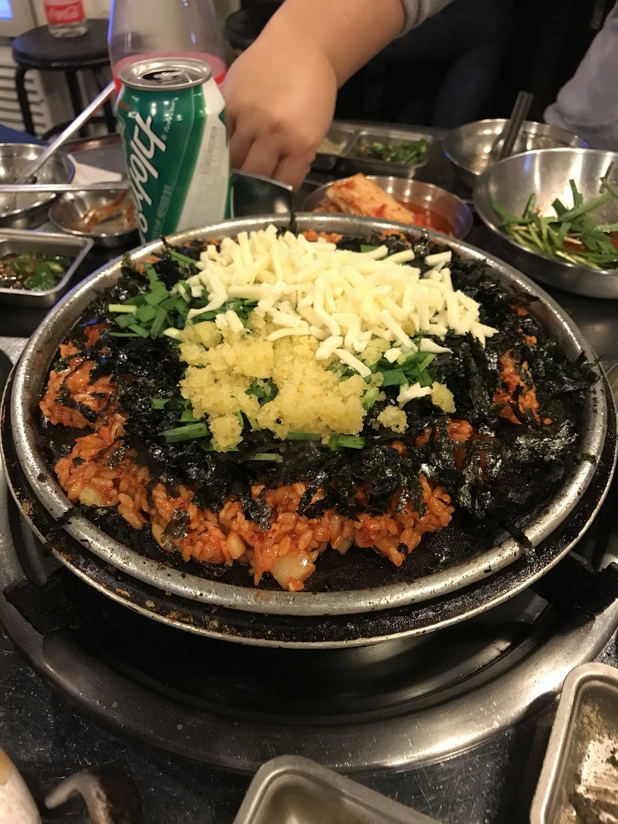 AroiMak2's tweet photo. 🇰🇷 สำหรับใครจะไปเที่ยวเกาหลี และชอบทานไส้ย่าง ร้านนี้คือทางออกของคุณ! นอกจากไส้ย่างจานใหญ่แล้ว ยังมีต๊อกและตับย่างเซอร์วิสให้แบบไม่อั้น! ข้างผัดร้านเค้าก็เด็ดเช่นกัน สั่งชีสเพิ่มเยอะๆคือฟินเพิ่มขึ้นx10 ค่าา💕💕💕

📍Woozang, Mokdong

@aroii #รีวิวเกาหลี #เกาหลี #Aroimakmak https://t.co/k7UGQCd99Y