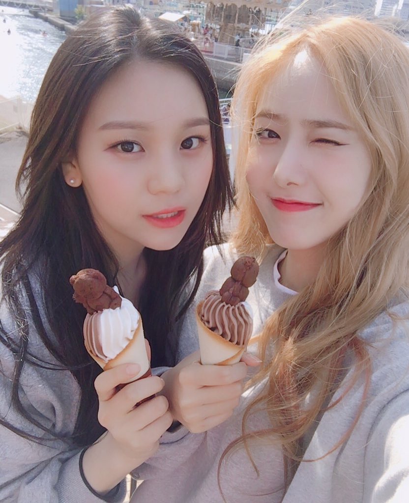 itsmaeharlene's tweet photo. [PHOTO] 180404 GFRIEND Official Instagram update with #SinB and #Umji 4P (2/2)

“🌸🍦🌸🍦 #SpringSpring”

Source: https://t.co/qlqTboy8yd https://t.co/M0e4y5Aeo7