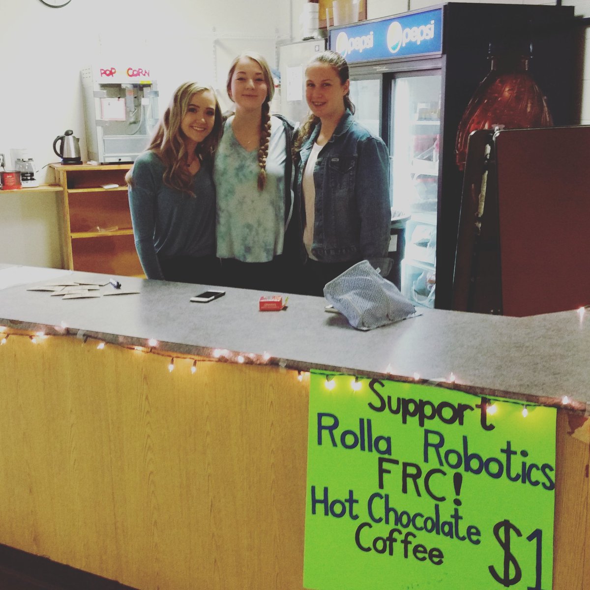 FRC6817's tweet photo. Good morning! Coffee, hot chocolate, and donuts for robotics😁🤖 https://t.co/ORXuo5I0Ji