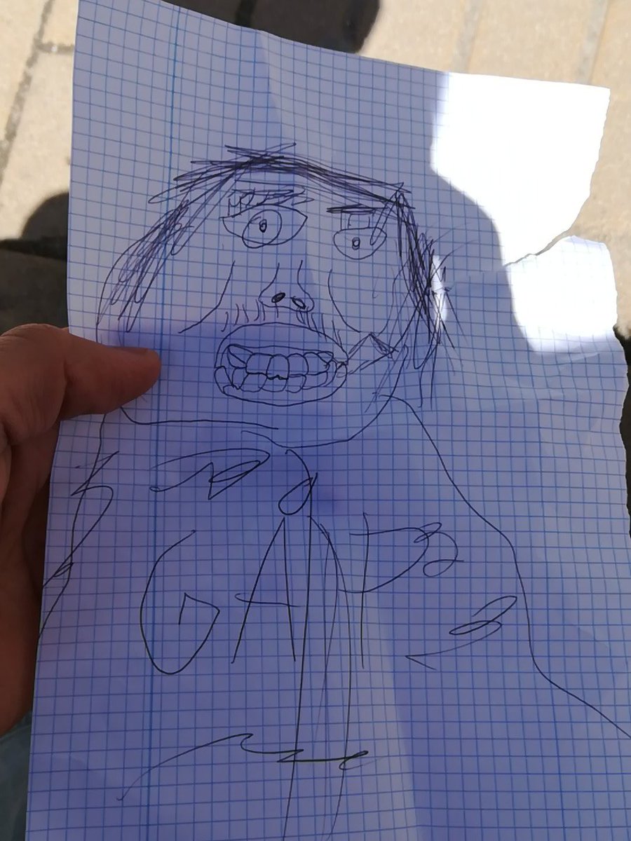 userjuanjose's tweet image. Some school children tried selling this to me for a Euro #OfferYouCantRefuse