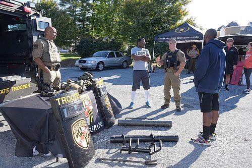 MDSP's tweet photo. Meet a recruiter and learn how YOU can become a @mdsp Trooper. Register today for Maryland’s Finest Fitness Challenge. >> #MDFIT https://t.co/LjJ9R2bpe4 https://t.co/WVCRXEospC