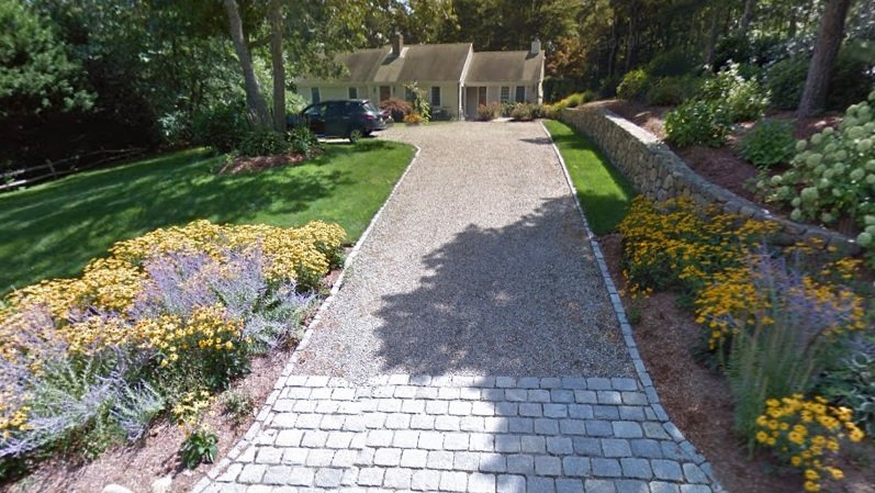 blueclawassoc's tweet photo. We install cobblestone aprons, driveways, edging and more! Contact Blue Claw Associates for a free estimate! #CapeCod #Nantucket #Cobblestone #BelgianBlock #Stonework #StoneMason https://t.co/YUpqwAwXEk https://t.co/kuhCZaUQlx