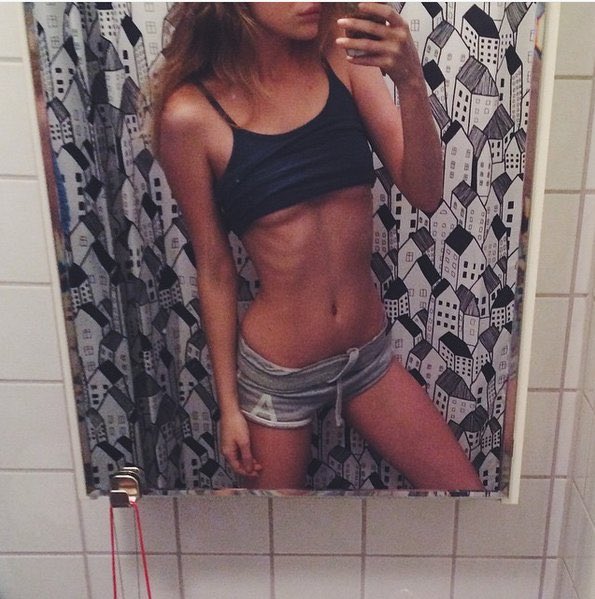 sadeyedshadow's tweet photo. Morning #thinspo https://t.co/u6g7qmWtbe