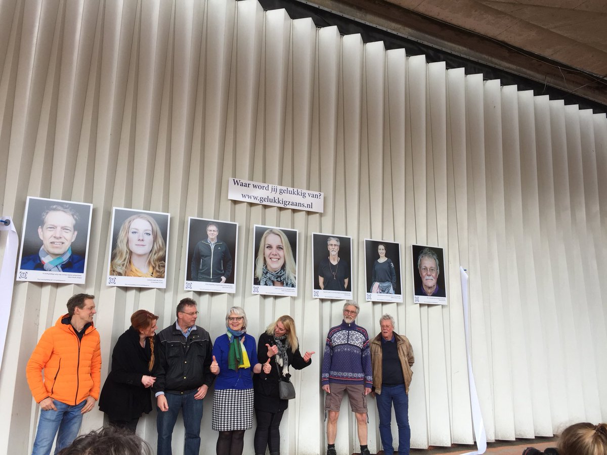 AukjePS's tweet photo. Maak kennis met de zeven gelukbrengers uit @GemZaanstad ! Vandaag opende @ritavisscher de buitenexpo Reizend Geluk in Koog aan de Zaan. Op https://t.co/1QTtEyeNfa staan de verhalen van de gelukbrengers. https://t.co/RcrNztwPqK