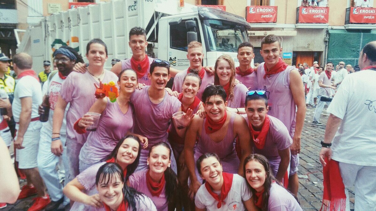 AranchaPascu_12's tweet photo. #4del4 #YaFaltaMenos ❤️⚪️🔴 https://t.co/bWCZOGVzIP