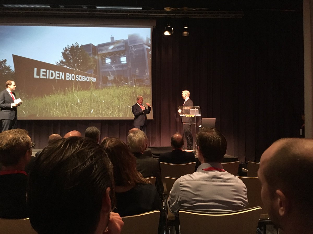 Watching Harry Flore rightfully thank <a href="/RobertStrijk/">Robert Strijk</a> for his tireless efforts promoting the <a href="/Leidenbsp/">LeidenBioSciencePark</a> at the annual LBSP meeting #dots