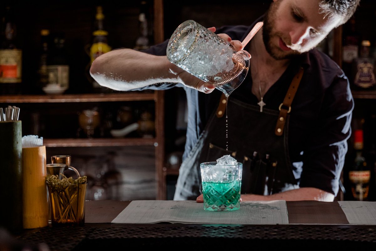 ceylonarrack's tweet photo. Did you miss us @Cocktailsinthec
? No Worries! We are back #friday for more #cocktails
.
.
#CITCLDN #drink #london #ceylon #arrack #coconut #traditionalmethods #toddy #toddytapper #organic #srilanka #spirit #sustainability #carbonneurtal #distillery https://t.co/OUPGcKG1jk