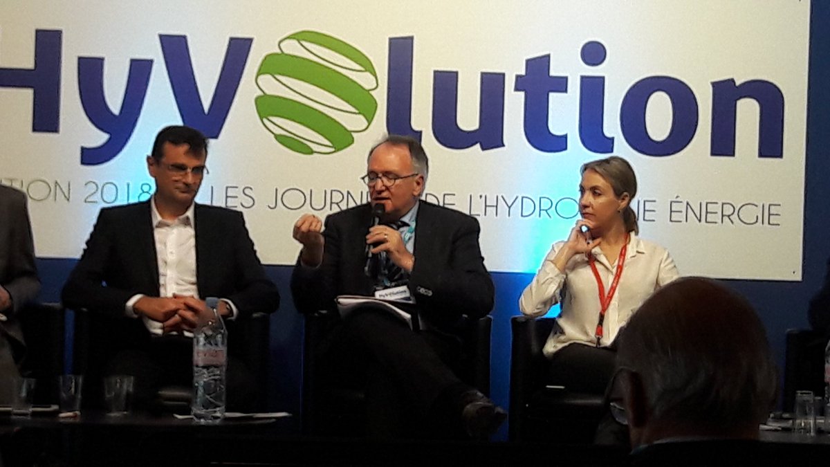 Apristhy tweet media