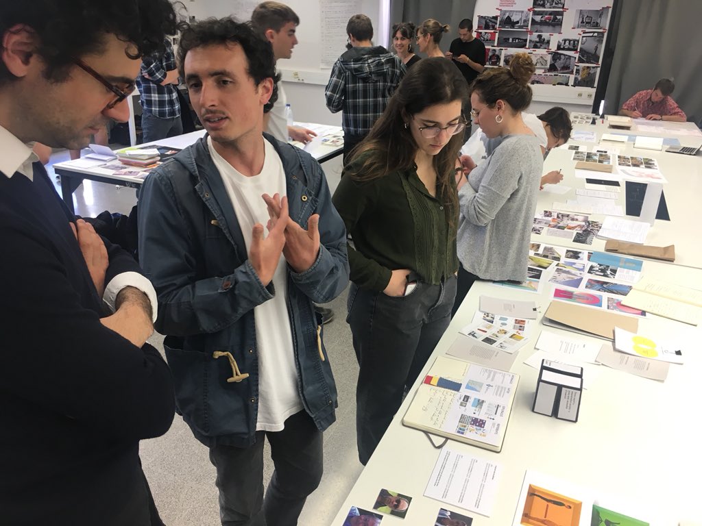 coboilab's tweet photo. Avui estem acompanyant als estudiants al Design Market a @ElisavaBCN. Tots junts estem pensant i codissenay el nou laboratori de innovació social a Sant Boi @AjSantBoi #coboilab https://t.co/aUKr97glLk