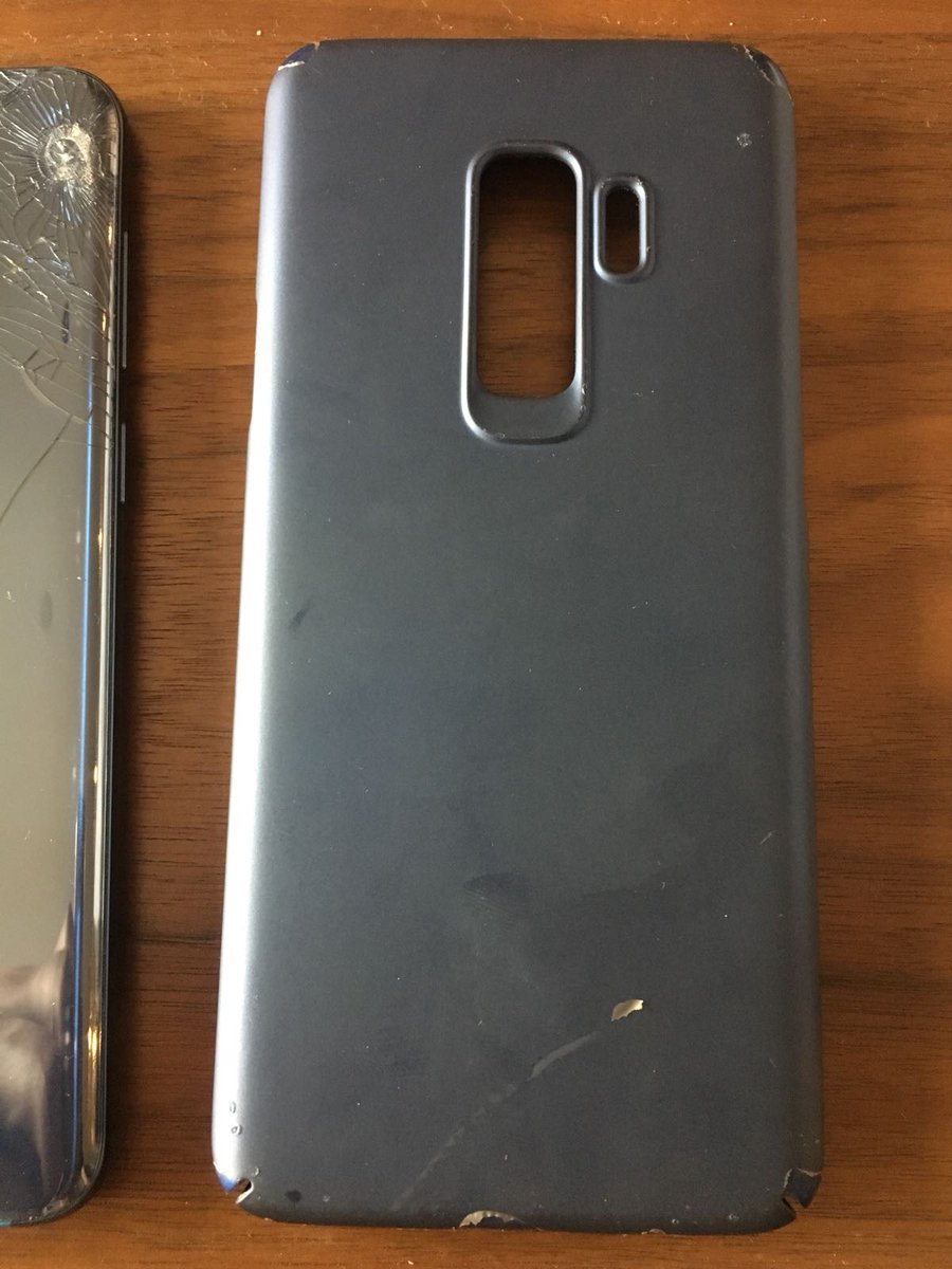 MichaelBonnar1's tweet photo. @SamsungUK Really disappointed in my brand new #SamsungGalaxyS9Plus  after only a couple of weeks. Great phone, dropped from waist height and was damaged even with a 'protective case'. #disappointed #customersupport https://t.co/1sUrVnBxkv