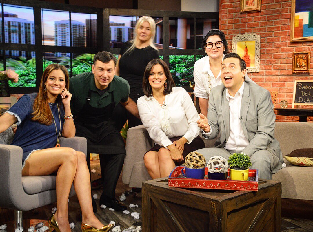 <a href="/flhomeshows/">Home Design and Remodeling Show</a> LIVE on <a href="/elnewscafe/">El News Cafe</a>! Our Interior Designer Viviana discusses: How to dress-up old accent pillows. 👉🏻Don't miss it at 1 pm on @univision23 🙌🏻 to #ElNewsCafe 's hosts: @aleyhortiz <a href="/robmarieltv/">Robmariel Olea</a> 🏡 ☕️ #FLHomeShows Apr 6-8 <a href="/TheMiamiBeachCC/">MiamiBeachConvCenter</a>