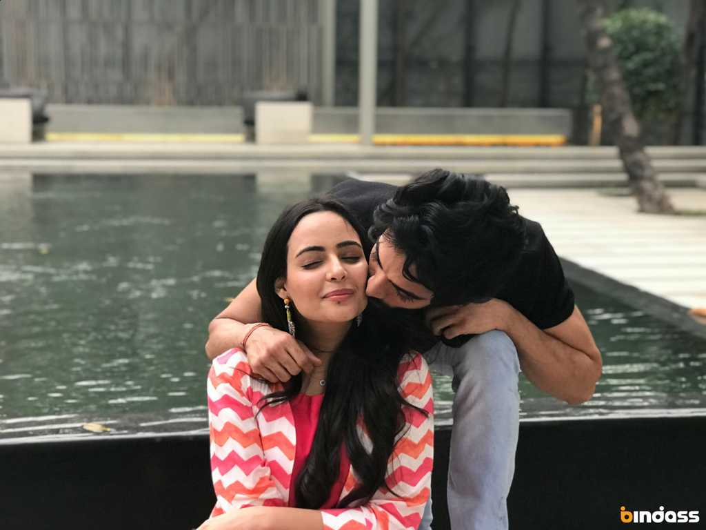 bindasstv's tweet photo. These two forever! <3 #DilBuffering https://t.co/2yyQDkjwdT