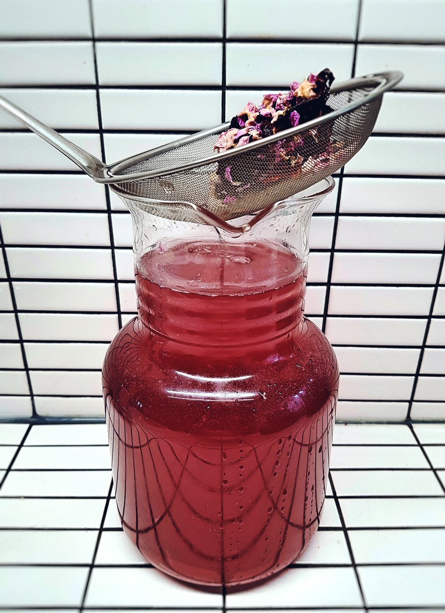 THE ROMANTIC ROSES lemon ginger hibiscus and rose ice tea #tea  #icetea