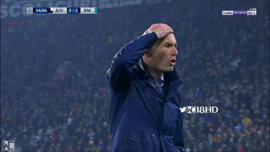 Fuenlaball's tweet image. "Hostia, el bono"