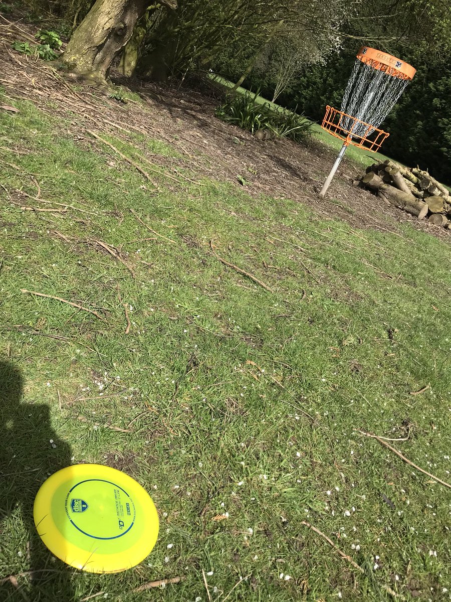 get_in_da_hole's tweet photo. Thinking this should be a birdie after a 300ft drive, but nope! Didn’t want it enough!! #discgolf #birdiechance #missedopportunity #mustbewindy #AmateurHour https://t.co/XBGEhcnfDS