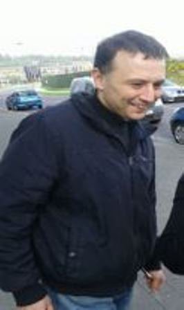 gardainfo's tweet photo. Can you help us identify this man? 

Gardaí are investigating a car scam that left a victim several thousand euro out of pocket. Anyone with information please contact Gardaí at the National Bureau of Criminal Investigations on 01 666-6666

For more info: https://t.co/QwQ7ATxA82 https://t.co/4E4c7r3ZjI