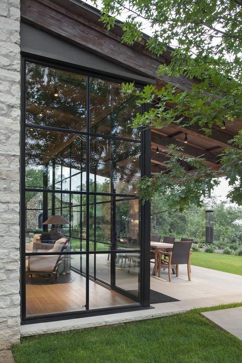 LRCVOUS's tweet photo. Vous manquez de place ? Et si vous optiez pour une #véranda ?😊😍Elle deviendra une pièce à part entière et apportera #luminosité à votre #intérieur ! 😁❤️
Vous aimez ? #outdoor #jardin #inspiration #LRCV https://t.co/NwuS4GOnGU