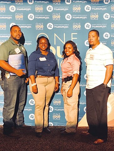 WestPoint_MS_PD's tweet photo. Detective Ramirez Ivy, Det. Eric Johnson, Officer Raven Ross and Officer Queenie Dean along with Morgan Colley and Ashton Woodson from the Sally Kate Winters Child Advocacy Center attending the One Loud Voice Conference in Biloxi, Mississippi. #oneloudvoice2018 https://t.co/hPnMbayqhs
