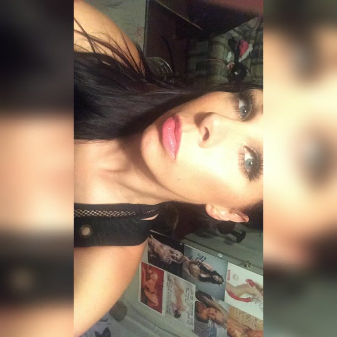 Hey baby https://t.co/ka5gXTqPhq<a href="/tag/throwbackthursday"class="tags"><span>#throwbackthursday</span></a>