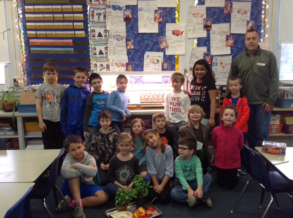 2room5's tweet photo. It's spring and we are starting our plants! https://t.co/ryK0vLDSua