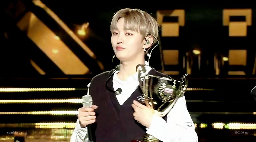 sparklingspot91's tweet photo. 180404 show champion #윤지성
HQ 👉 https://t.co/CKuGtAjEyX https://t.co/XSW5jvVYPZ