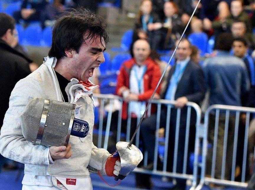 rfeesgrima's tweet photo. 💪 Iñaki BRAVO en CUARTOS DE FINAL del Campeonato del Mundo de Esgrima Junior #Verona2018 tras vencer a KOSKENKO (RUS) 15/13 

Se enfrenta a LOKHANOV (RUS) para entrar en T4 y asegurarse una medalla🏅

16.45 en la pista roja
📺 https://t.co/81DLPt4CpQ

VAMOS IÑAKI!
#fencing #U20 https://t.co/jdulyq8NGy