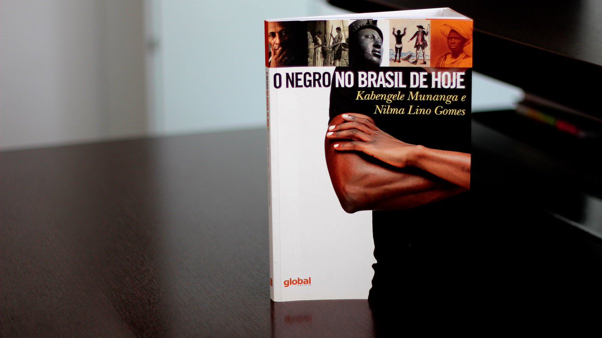 globaleditora's tweet photo. O negro no Brasil de hoje: https://t.co/K5I25POkCZ #BlogdaGlobal #OnegronoBrasilhoje https://t.co/y8MiK9JGqV