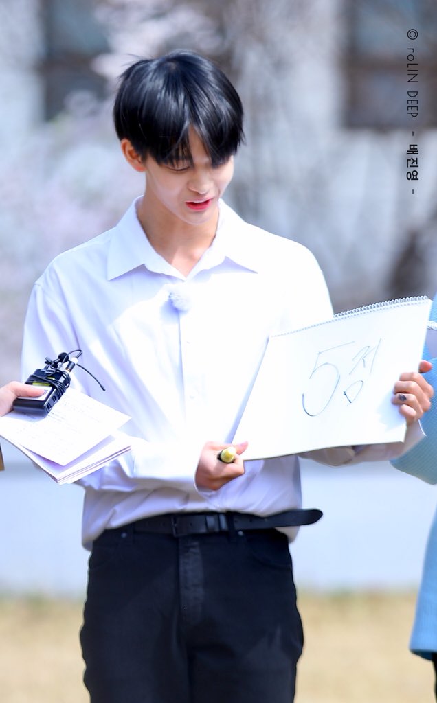 roLIN_DEEP0001's tweet photo. 180404【HQ】꽃 같은 소년~ 🌸🌼🌺✨✨
#배진영 #워너원 #BOOMERANG #BAEJINYOUNG #WannaOneIPUComeback #裴珍映 https://t.co/R32kxgSBvV