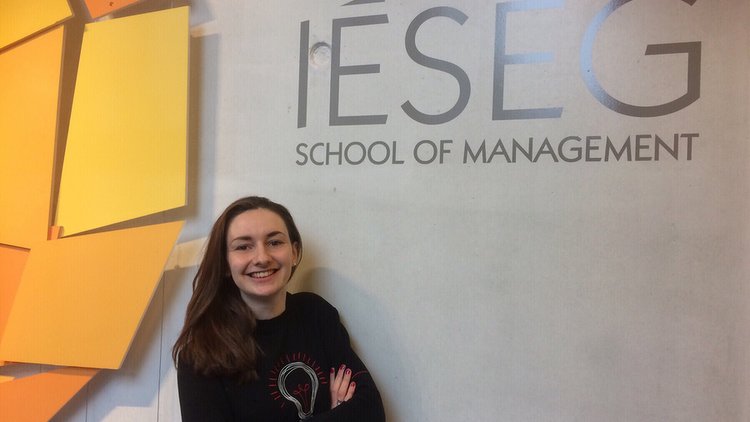 IESEG's tweet photo. Clara, étudiante en Master, nous parle des moments forts de son année à l'#IESEG ! https://t.co/yP16mkseCt via @diplomeo #TEDx #TXIL #Créenso @TEDxIESEGLille #IESEGExperience https://t.co/Iw4FKNvBvP