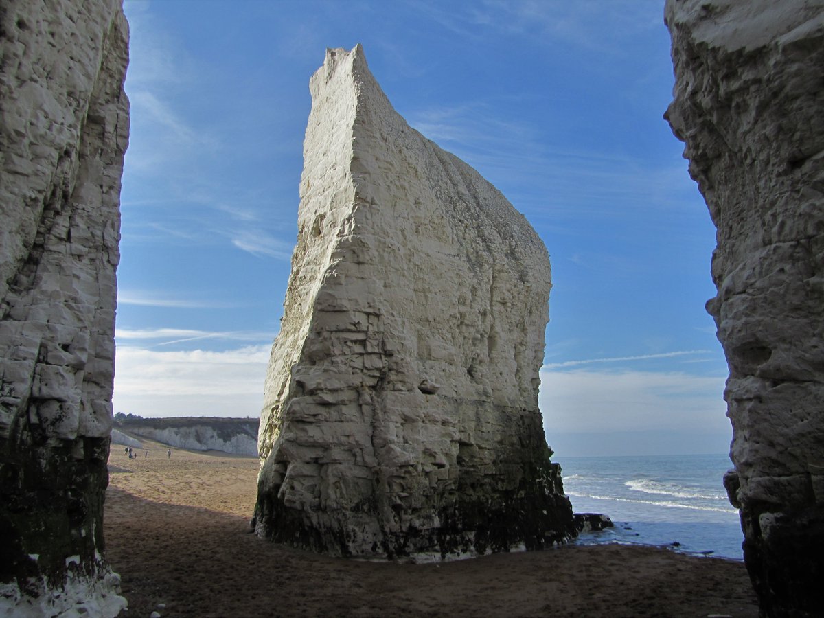 DavidKentNature's tweet photo. Botnay Bay, #Thanet, Kent - #beach, reef, chalk limestone and a great #coastal #walk https://t.co/dHSAx9zZDC