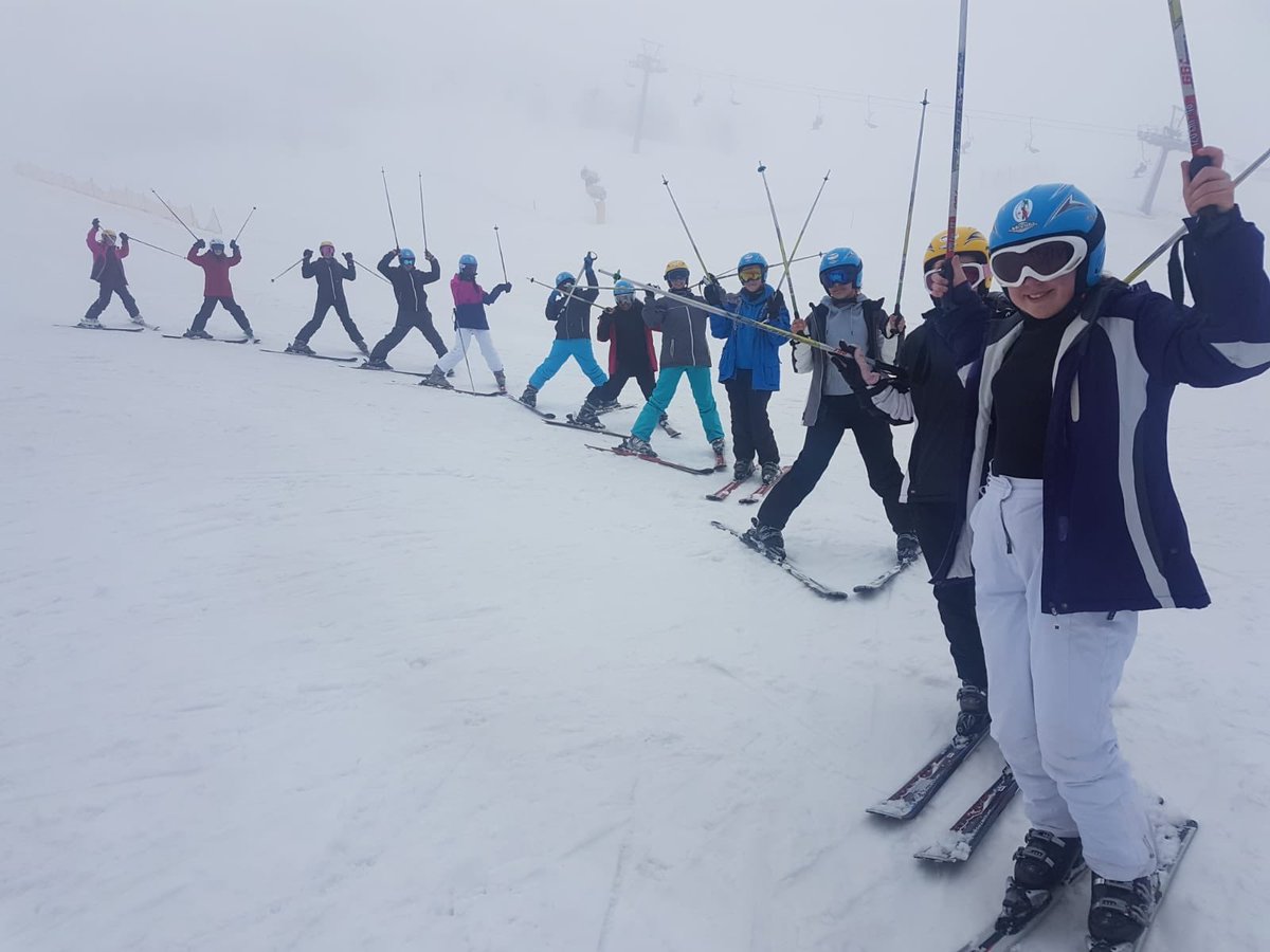 Prospect_Ski's tweet photo. We ended the skiing sessions today with rain - the fog reappeared and made visibility a little difficult again. All groups have now been on the ski lift - even those who were nervous. We won’t name drop - but we’re very proud of you all! #prospectski https://t.co/YltBsKY8QP