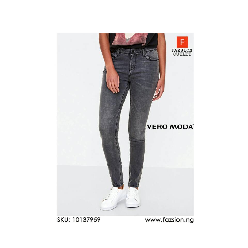 obana_africa's tweet photo. Be Bold and Beautiful with our @VEROMODA jeans collection. It's all about the fit.
Also Available for wholesale at the very best prices.
#Itsthefit #Veromoda #Womensfashion #womenstyle #fashion #Style #Jeans #Wholesale #retail #Shopping #Trendy #Denim #Fazsion https://t.co/4HEMI0631M