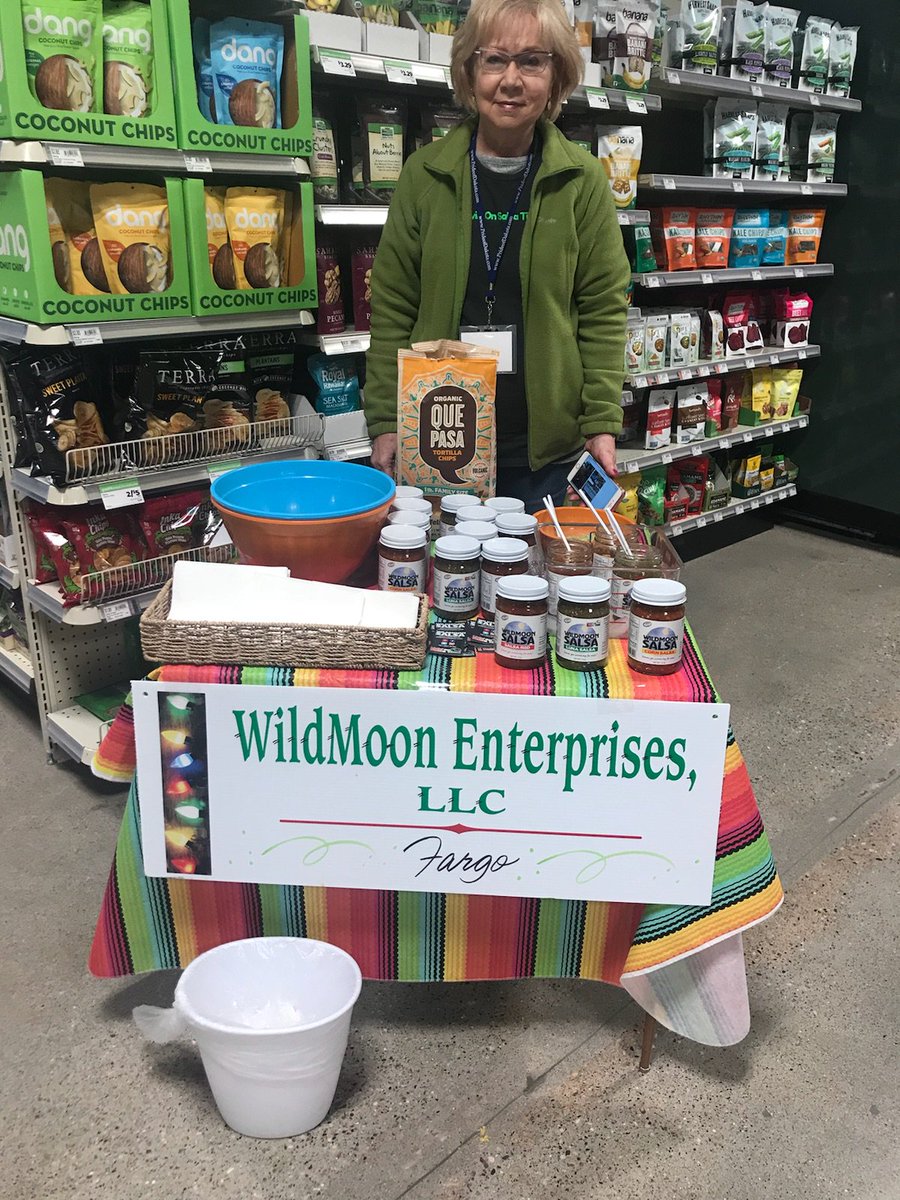 WildMoon_Salsa's tweet photo. S/O 2 #NaturalGrocersGrandForks! Incredible people! Awesome #Salsatasting! Fun xs 4 littles w #EasterEggHunt... a Wow of a day😎 Thx #NaturalGrocers
#grocery #organic #wholesome #salsas #customers https://t.co/0eaDLisXFE