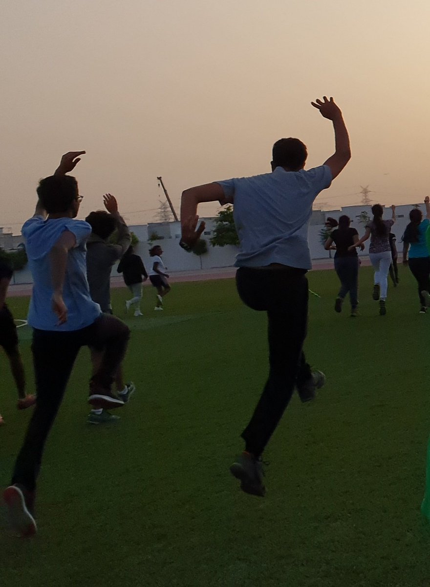 GMADofE's tweet photo. #Day3 Today's routine had us jumping across the field, flinging our arms in the air! What a fun way to loosen up those stiff muscles!! #DofEBronzetrek Morning practise @KNargish @DxbModern @AvinashSurve20 @TraffordGregor1 https://t.co/SXMoeuJTI7