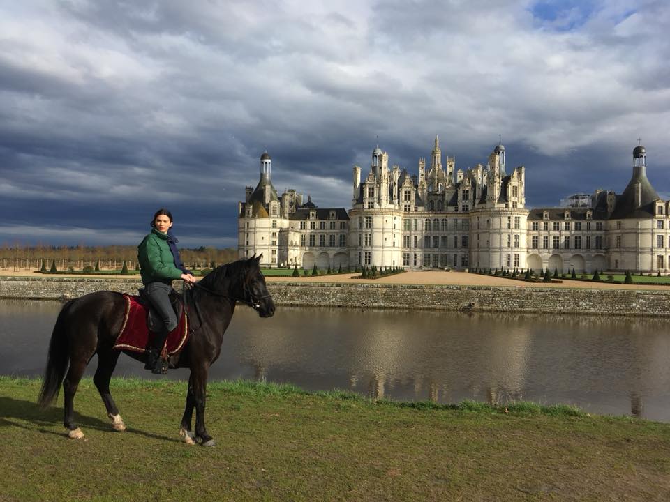 domainechambord's tweet photo. A new #experienceChambord at @domainechambord ! Her “dream has come true”, yesterday @KendallJenner came with @1MaryPhilipps and @Jenatkinhair to visit the castle and then rode horseback on the estate. She finished her day at the @RelaisChambord with a cocktail dinner. https://t.co/ROsnYoY4UD