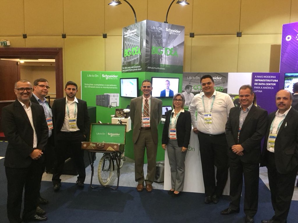At #GartnerIO Brasil explaining “Innovative Approach to Managing Data Centers - Using Cloud, IoT, Big Data Analytics” learn more at blog.schneider-electric.com/datacenter/201…