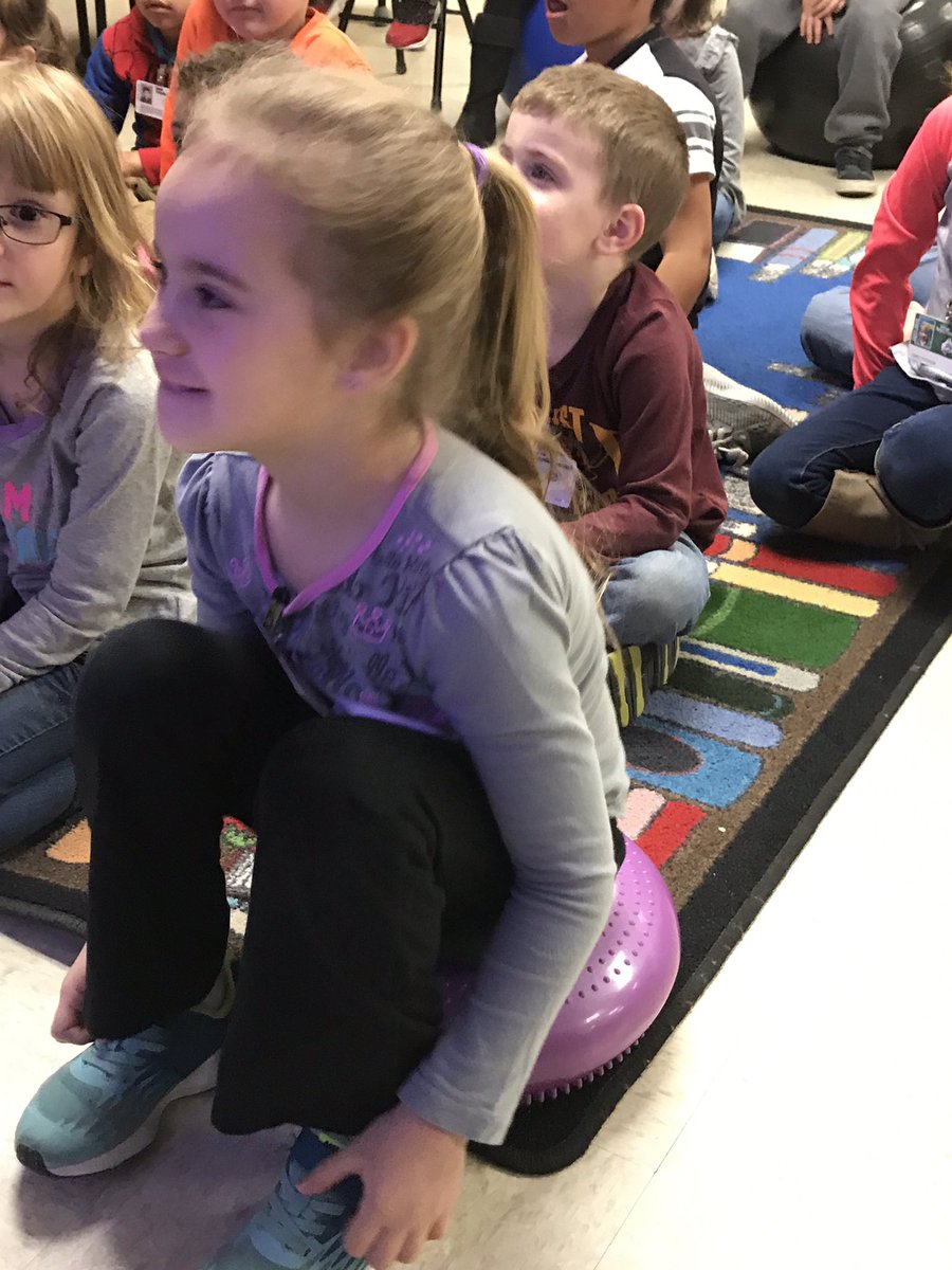 GinaMartin65's tweet photo. Library fun! Enjoying special seating for earning A.R. Points. https://t.co/UKYeACk6vX