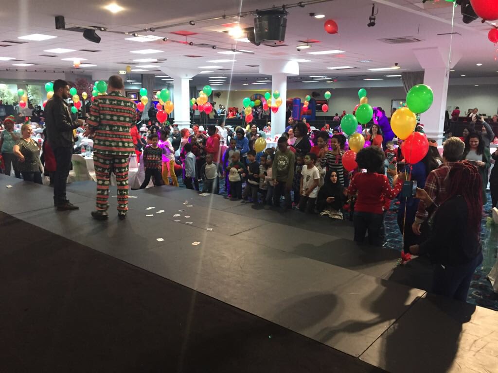 AKFoundation's tweet image. #TB to the festive session where  @amirkingkhan @AKFoundation reach out to the children of our homes here in the UK to show them and remind them no matter the situation we are here to support and care for them. 
#AFK #UKProjects #KeepingHomeSafe