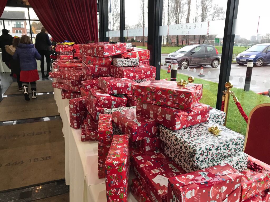 AKFoundation's tweet image. #TB to the festive session where  @amirkingkhan @AKFoundation reach out to the children of our homes here in the UK to show them and remind them no matter the situation we are here to support and care for them. 
#AFK #UKProjects #KeepingHomeSafe