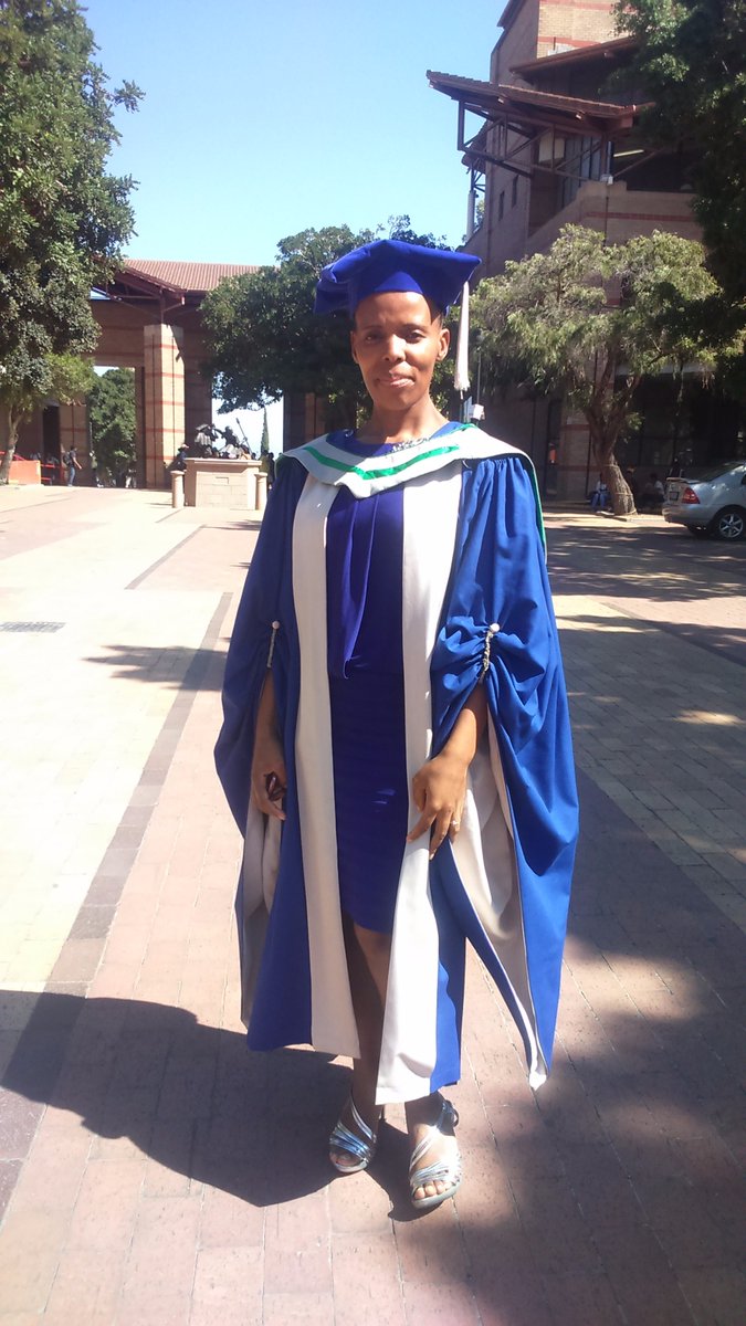 leigh_lar's tweet image. Can't believe this amazing woman is my mom 😍
A whole PhD 👏👏