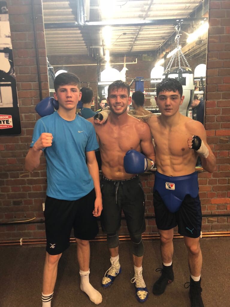 Hodbox's tweet photo. Rounds In The Bag For George & Nico With The Champ @MartinJWard1 Big Thanks To @MatchroomBoxing For The Invatation. #TeamHodBox https://t.co/UwGbPh5vy6