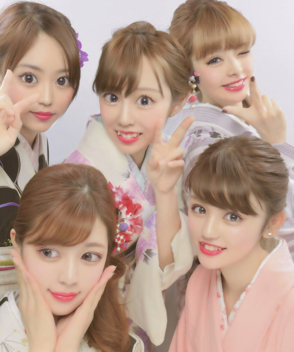 iyo__1008's tweet photo. いっぱい食べていっぱい歩いていっぱい笑った🌸💗

長い長い春休みがやっと終わって明日から学校👏
入学してから１年経ってもずっと一緒🌼
これからもずっと一緒にいるんやろな〜😀❤️ https://t.co/vmrGhpWd8m