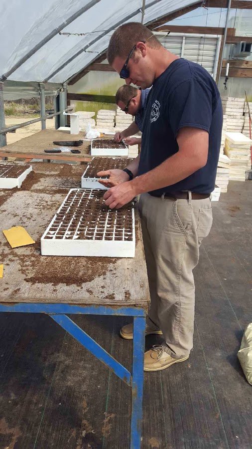 CliftonSeedCo's tweet photo. Our Interns Garrett Harper &amp; Noah Stewart working with sales rep Jonathan Wilks on seeding watermelon trials. 🌱🍉

#WatermelonTrials | #CliftonSeed | #Planting https://t.co/1fpBNlfYgg