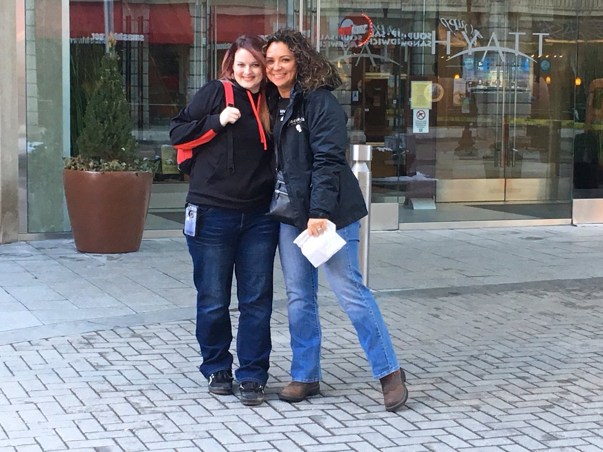 Much love and respect  for my LadyTruck’n friend Lisa Kelly 💛 #Trucking #keeptruckin #iceroadtruckers #WomenofCourage