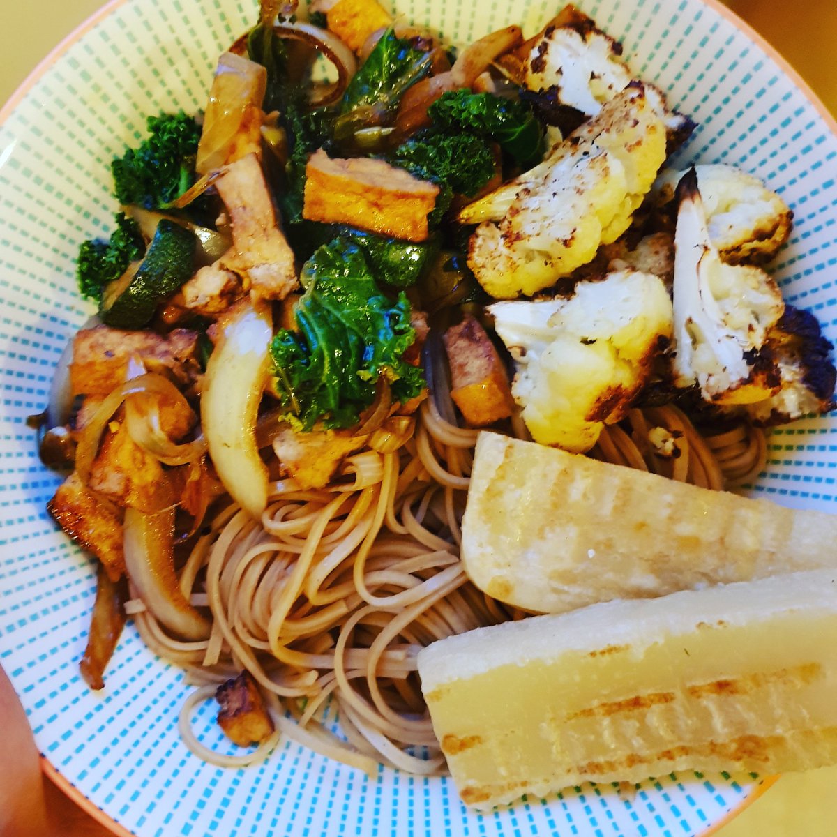 VegforSale's tweet image. Din dins! Would have been thrown away and that's just against my nature so a random cook up of all things past their best resulted in this beasty plate! #leftovers #tastessogood #creativekitchen