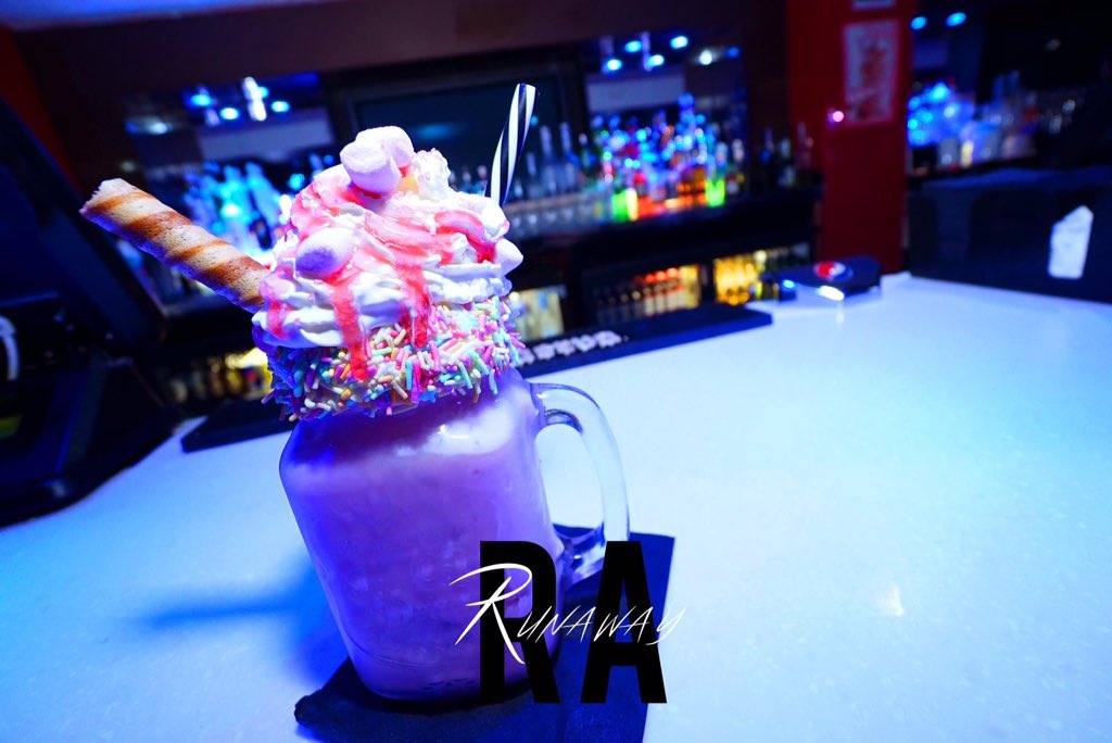 Vinyl_Cambridge's tweet photo. Make sure if you are Celebrating a birthday this month to Put your name on the guest list  and put it's my birthday in the comments to get a Birthday Cocktail for you and your group on us🍹🍹🍹https://t.co/Oie554I6ZJ https://t.co/oYPwajbuXT
