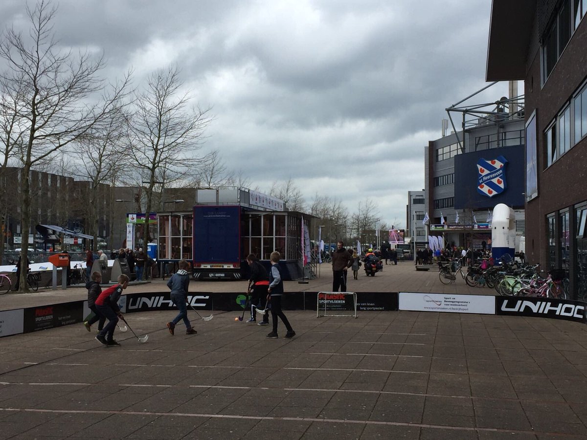 #floorball als side event tijdens de @Healthyageingtr in #Heerenveen