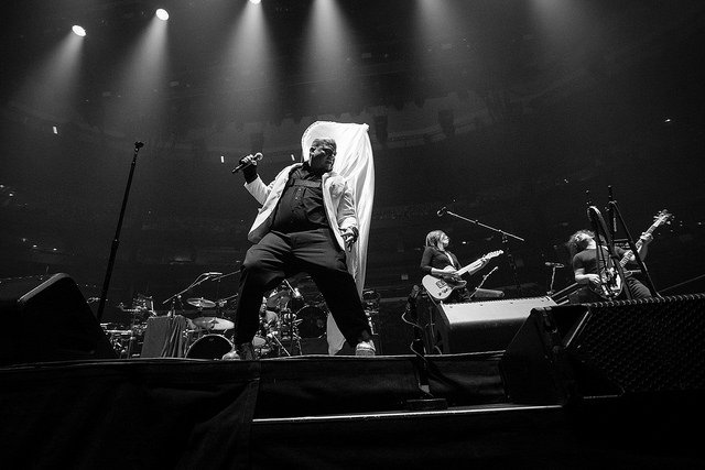 Photos of <a href="/Sidewalk_Driver/">Sidewalk Driver</a> at <a href="/tdgarden/">TD Garden</a>...

daykampmusic.com/2018/04/04/sid…