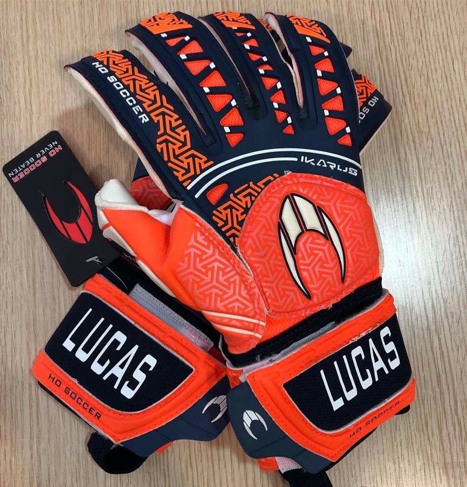 Puedes personalizar tus guantes en pro-futbol.com exactamente como los porteros profesionales 
Entra y elige tu modelo!
#guantesdeportero #hosoccer #rinat #reusch #uhlsport #nike #adidas #porteros